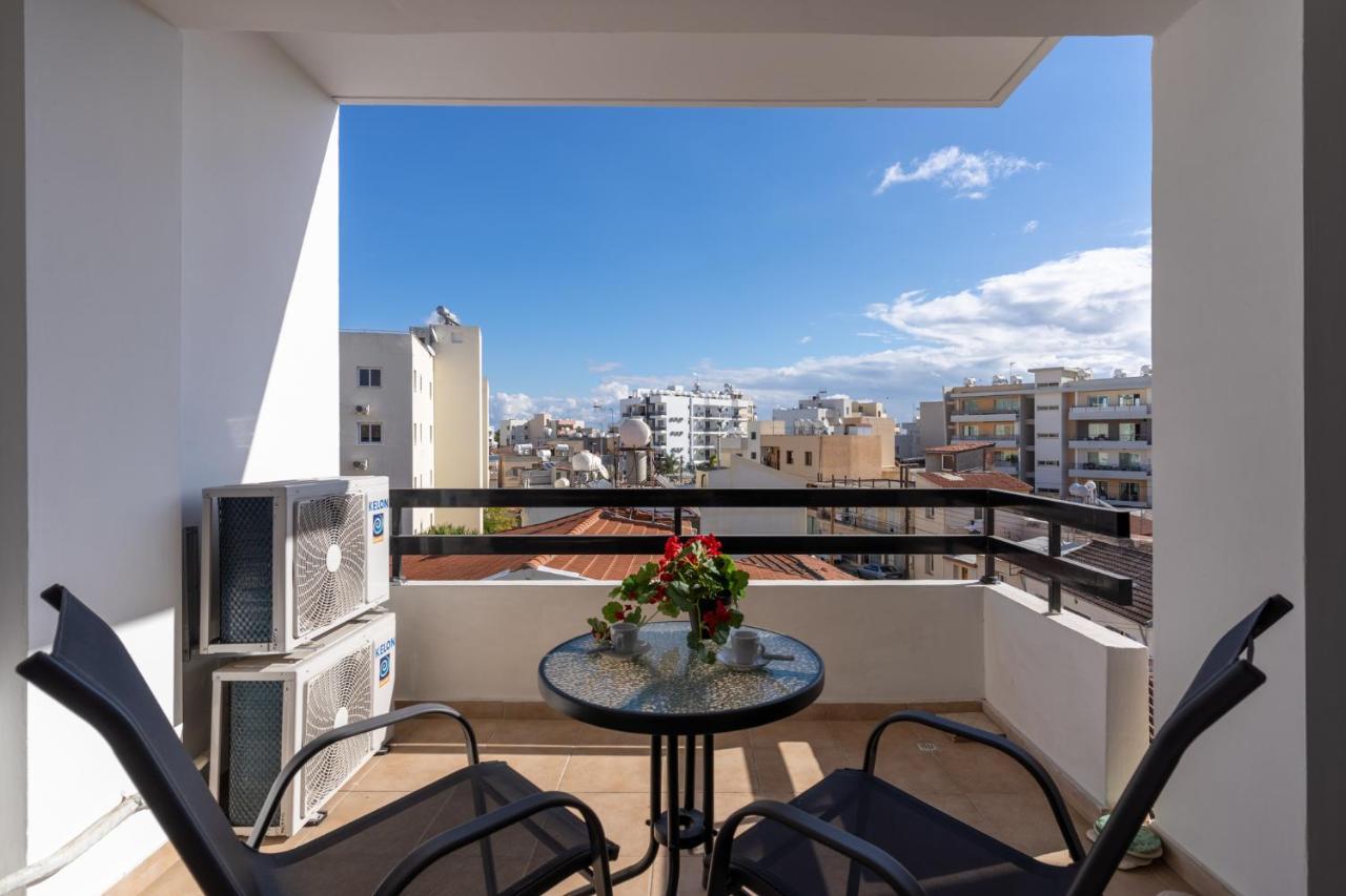 Polyn 1- Bedroom Apartment In Larnaca Exteriör bild