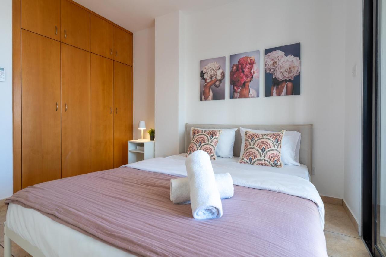 Polyn 1- Bedroom Apartment In Larnaca Exteriör bild