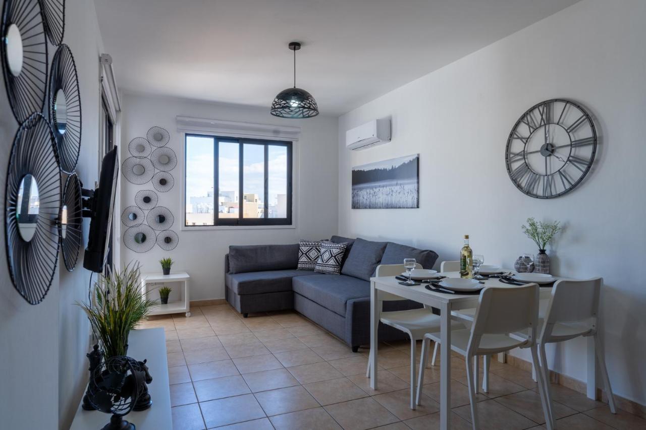 Polyn 1- Bedroom Apartment In Larnaca Exteriör bild